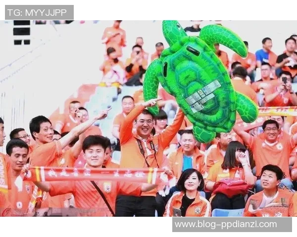 聊了个足球:从赛场到球迷心声的精彩对话与热情分享 聊了个足球:从赛场到球迷心声的精彩对话与热情分享