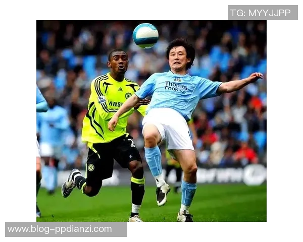 足球历史的演变与传奇人物的辉煌岁月探讨